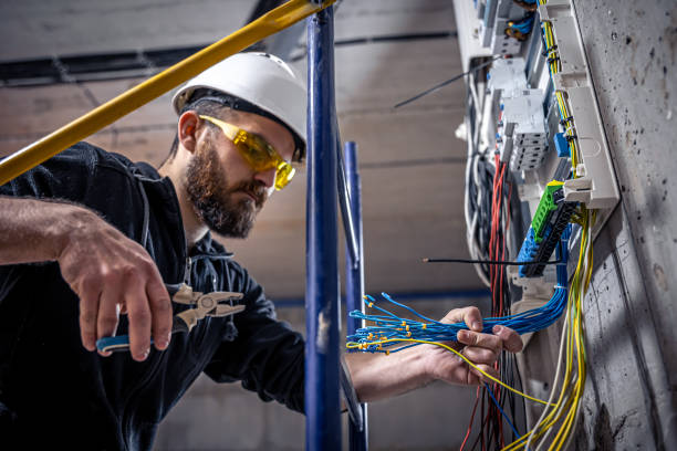 Best Residential Electrician Services  in Mchenry, IL