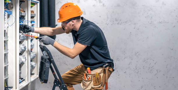 Best Electrical Contractors for Businesses  in Mchenry, IL